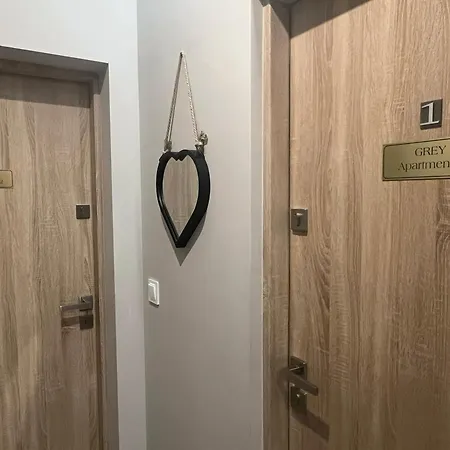 Grey 1 * بوزنان