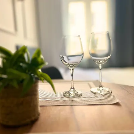 Grey 1 Познань